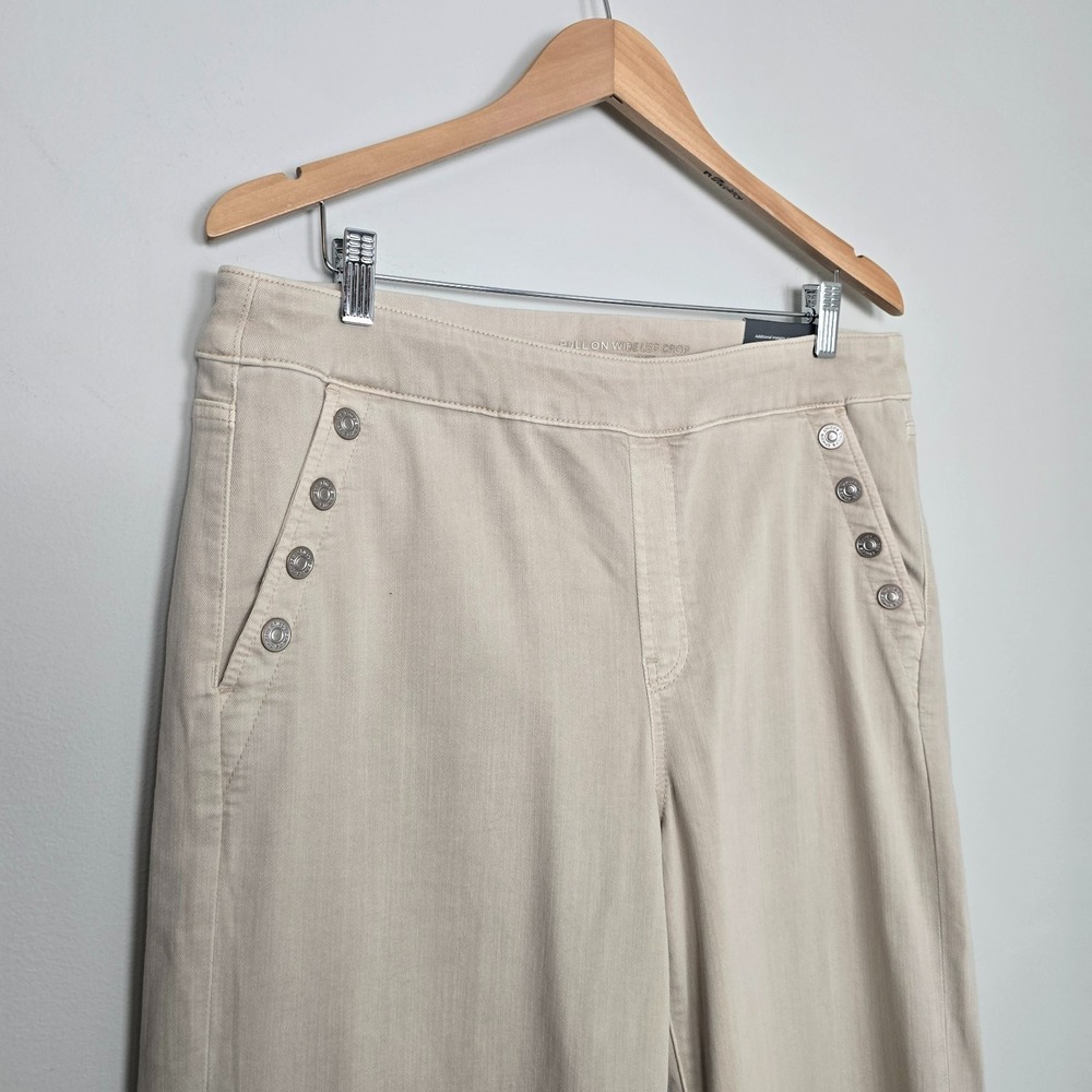 NWT Chicos Womens Coastal Classic Pull On Wide Leg Crop Pants 16 P Resortwear - Picture 3 of 11